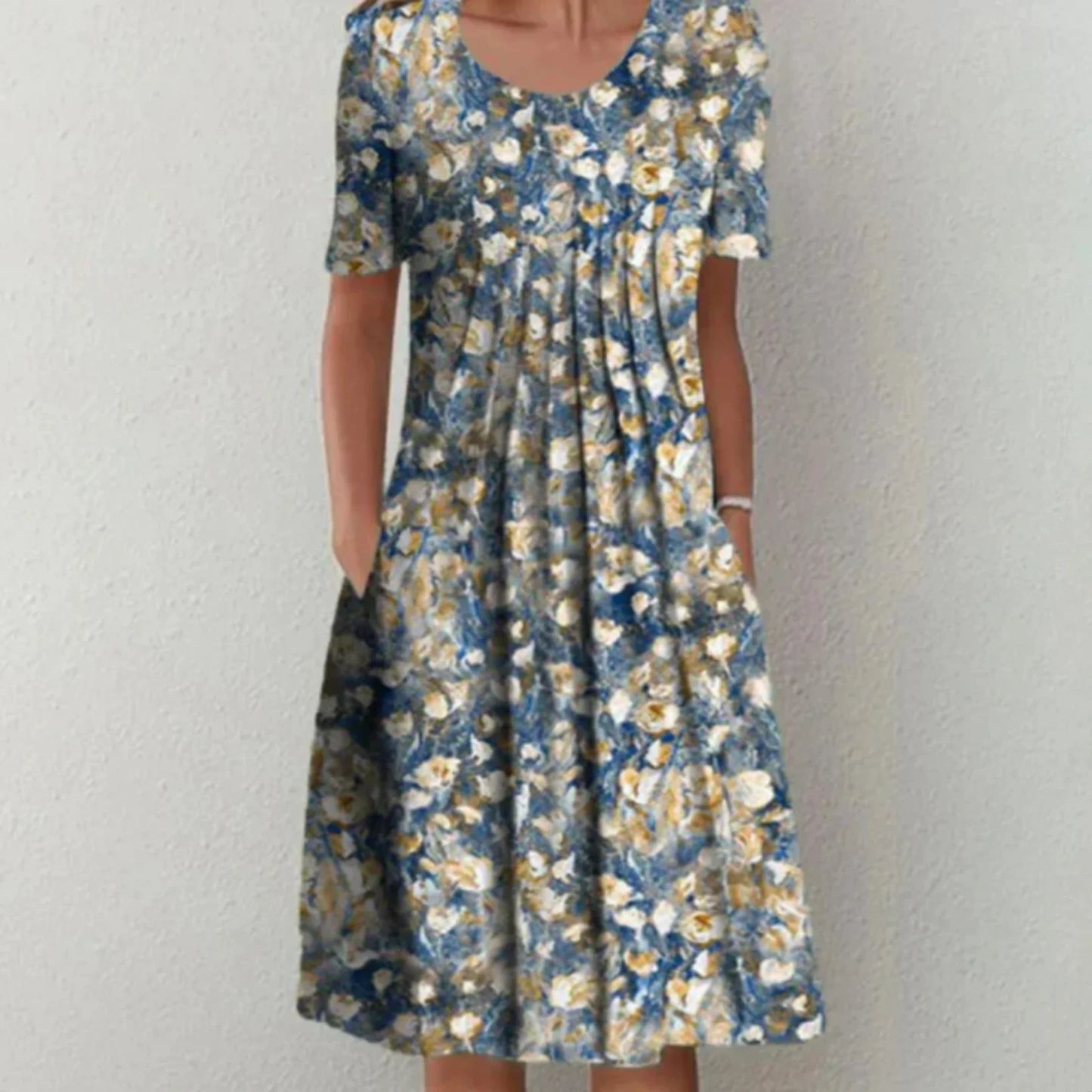 Clara | Woman floral midi dress with short sleeves and pockets
