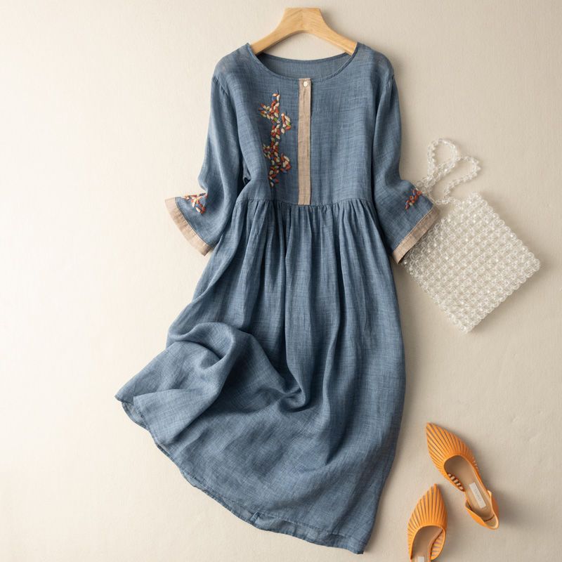 Eulalia | Robe midi d'été pour femme avec broderie