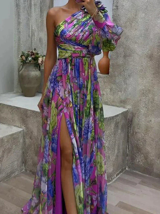 Carla | Robe longue asymétrique fendue sur le côté