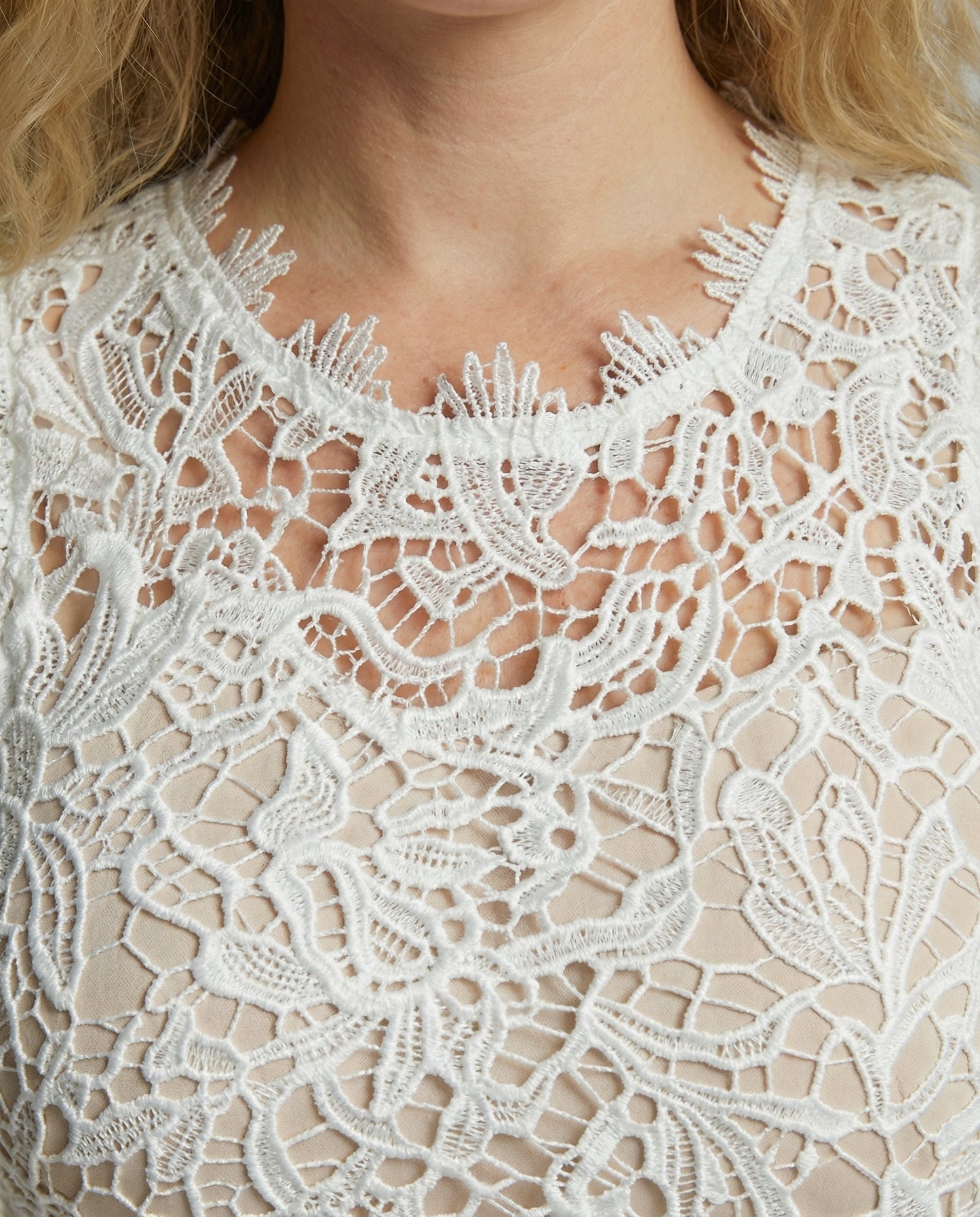 Adelaira | Vestido maxi para mujer con encaje y falda evasé | Formal