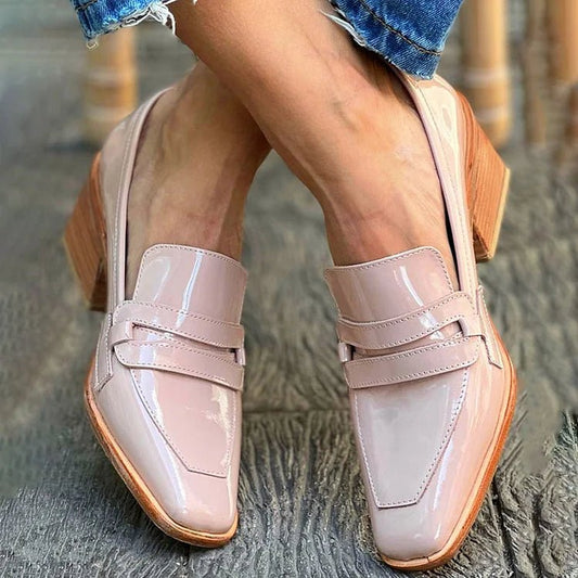 Tatiana | Mocasines para mujer de charol y tacón ancho