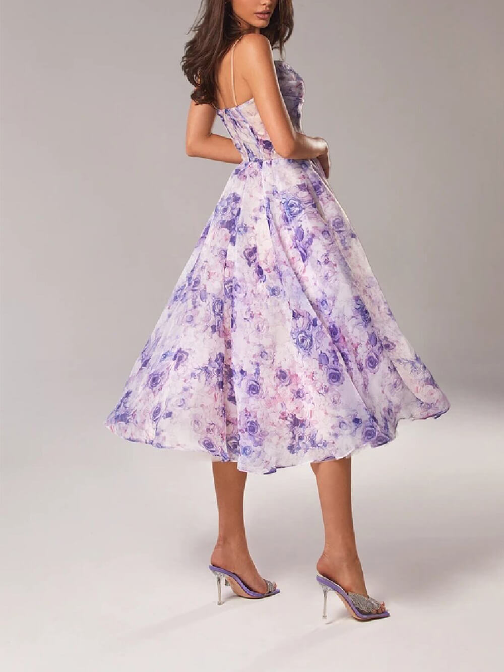 Celia | Robe midi pour femme avec fines bretelles et ligne A