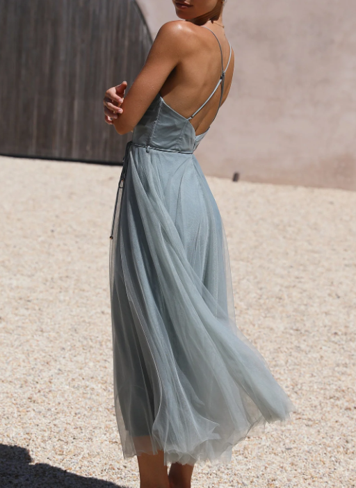 Aitana | Fitted midi dress with thin straps and a flowing skirt
