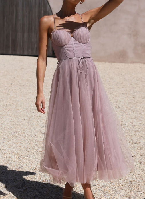 Aitana | Fitted midi dress with thin straps and a flowing skirt