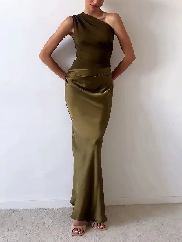 Socorro | Vestido maxi elegante de un hombro con cuello plisado