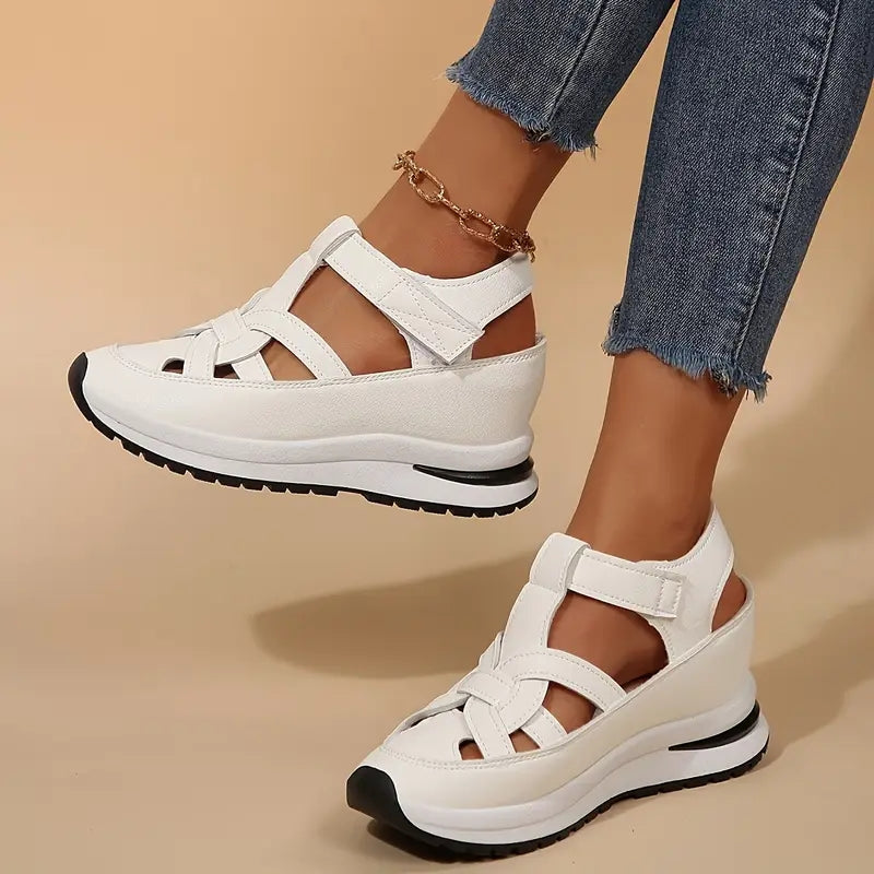 Jacinta | Sandalias ortopédicas con tiras y suela gruesa