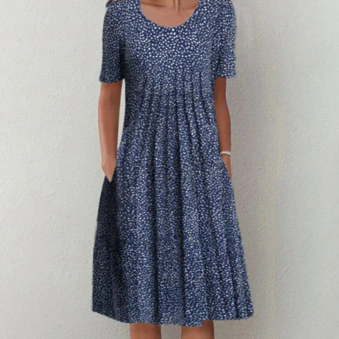 Clara | Woman floral midi dress with short sleeves and pockets
