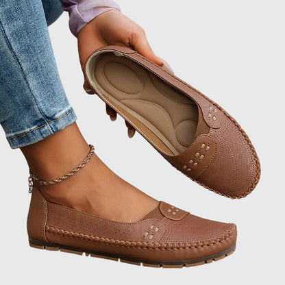 Paloma | Mocasines perforados para mujer sin cordones con diseño casual