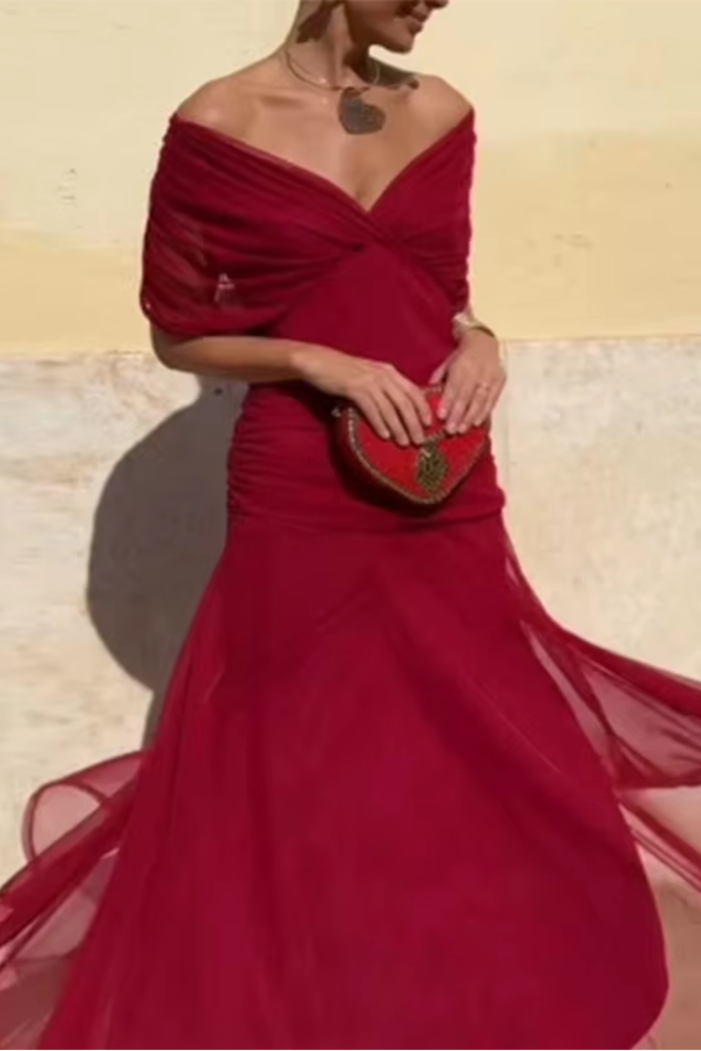 Salvadora | Vestido maxi elegante con escote en V y cintura drapeada