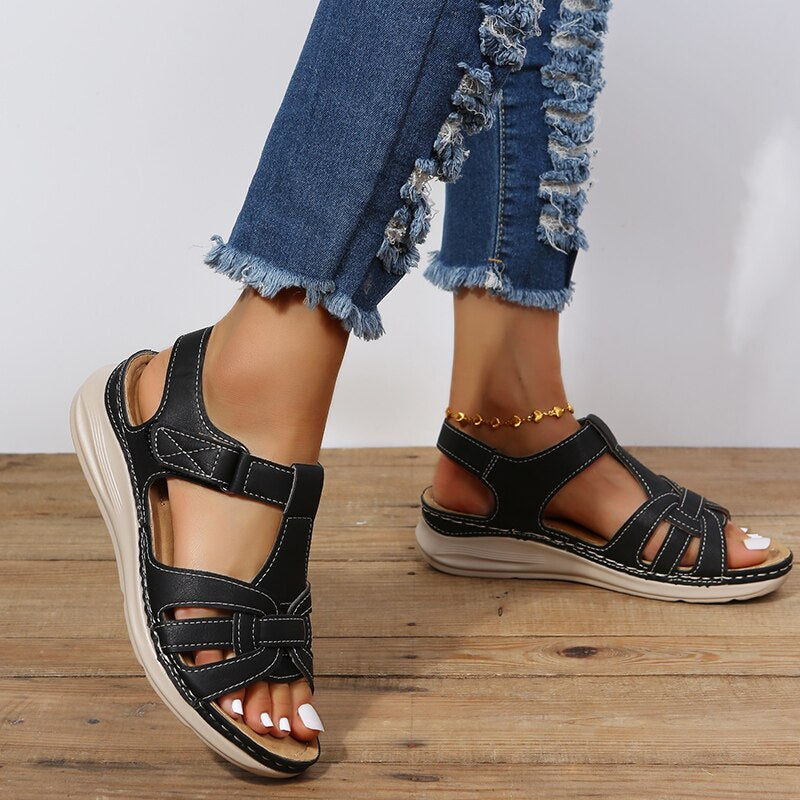 Daniela | Women's sandals with straps and flat supportive sole