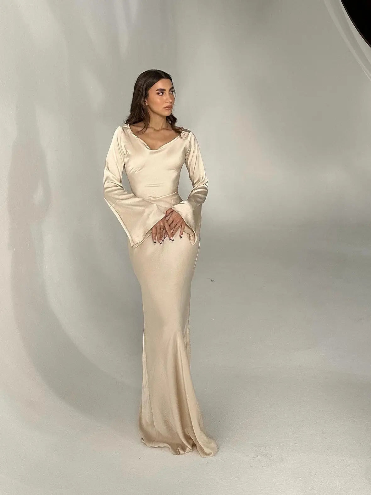 Aitana | Flowing maxi dress for women with long sleeves