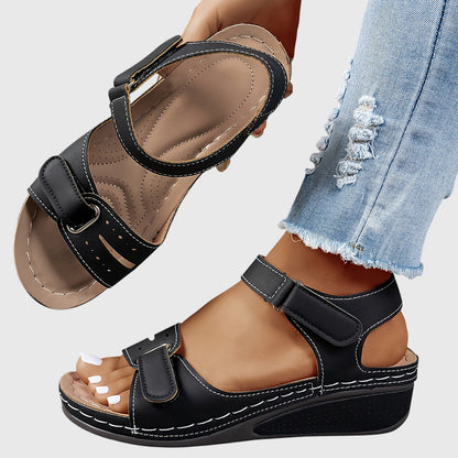 Almudena | Sandalias ortopédicas con doble tira y cuña baja