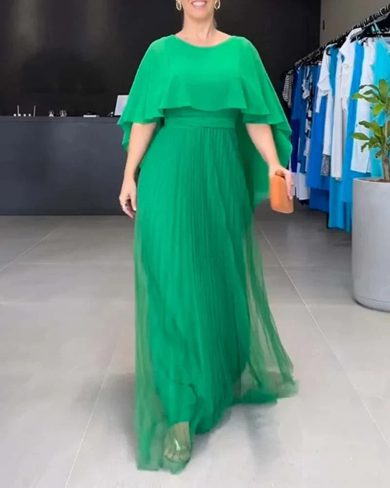 Milena | Vestido Largo Plisado Clásico para Mujer con Mangas Tipo Capa