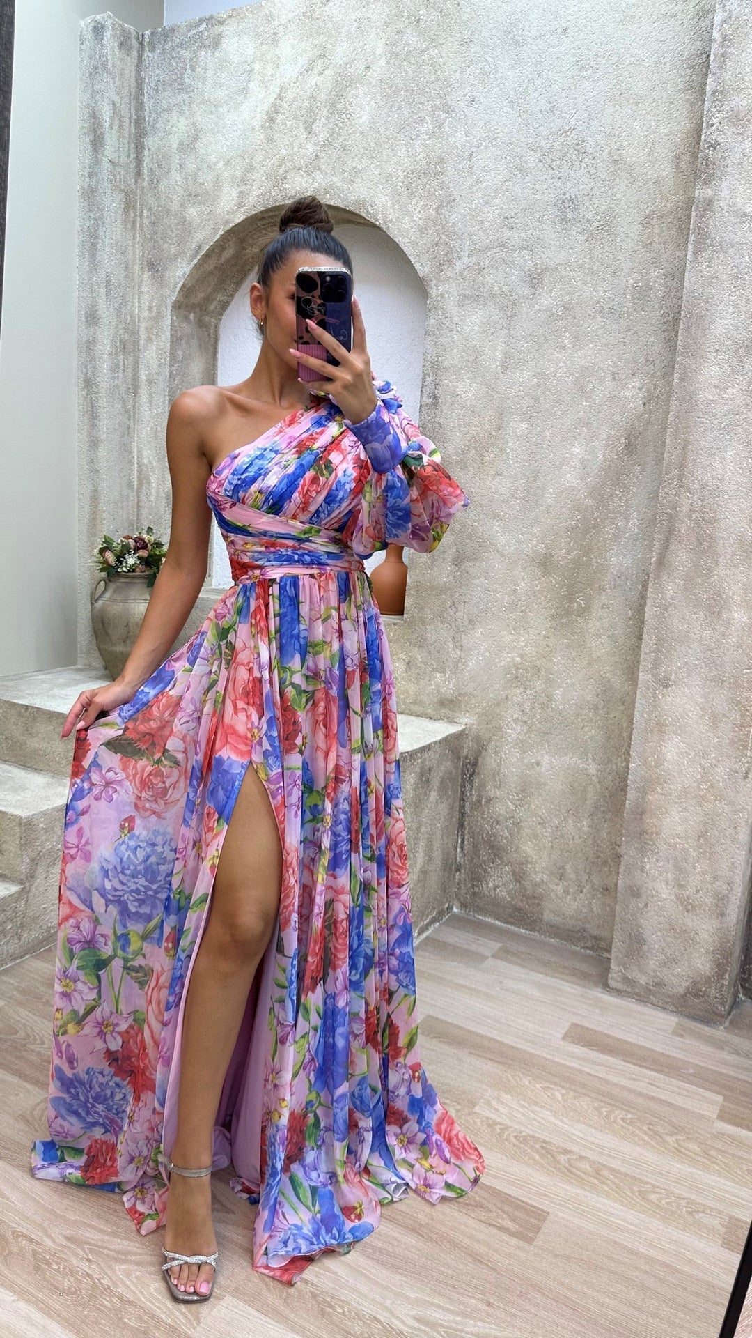 Oria | Elegant maxi dress for women with floral print and slit