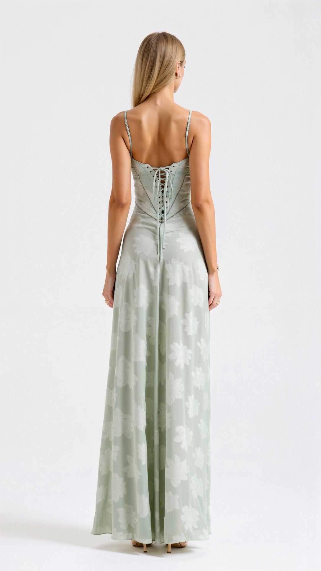 Pavia | Women's maxi wedding dress with thin straps and flowing design
