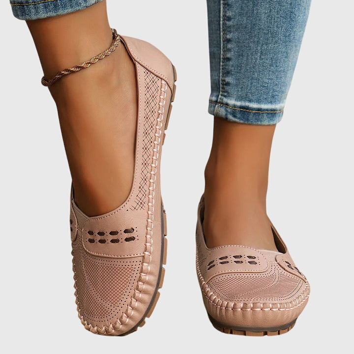 Paloma | Mocasines perforados para mujer sin cordones con diseño casual