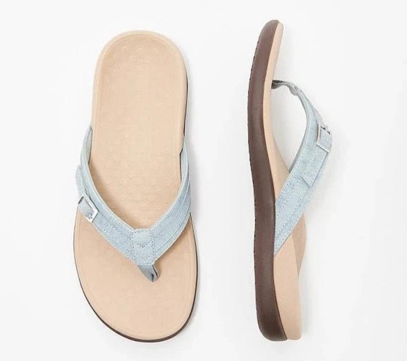 Martina | Sandalias ortopédicas con tira en V y hebilla lateral