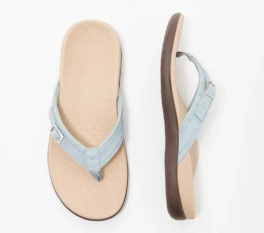 Martina | Sandalias ortopédicas con tira en V y hebilla lateral