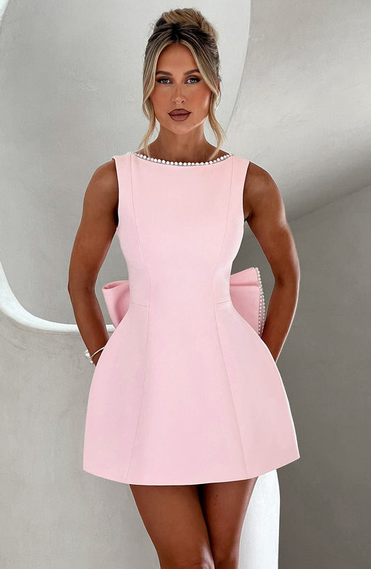 Tania | Robe mini sans manches pour femme avec perles et coupe évasée