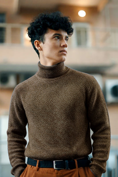 Jersey de Cuello Alto de Punto | Luis – Marrón Café