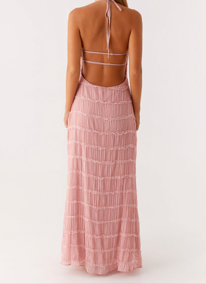 Leticia | Vestido maxi elegante con cuello halter texturizado