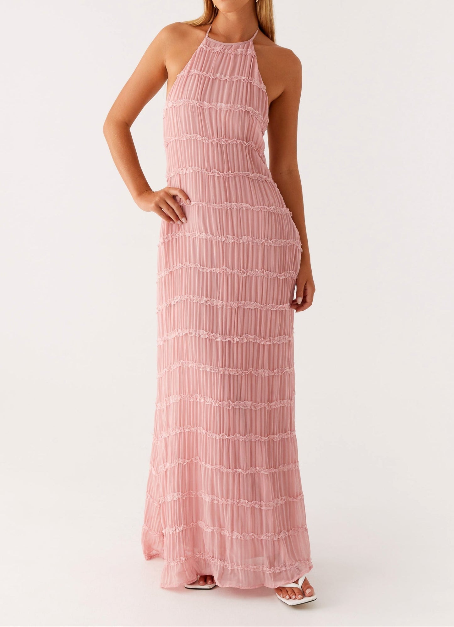 Leticia | Vestido maxi elegante con cuello halter texturizado