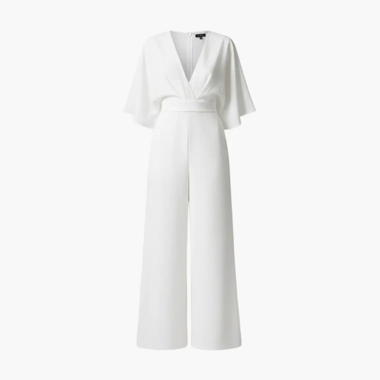 Guadalupe| Combinaison de mariage pour femme avec col en V et manches courtes