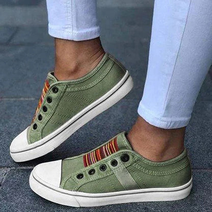 Lareta | Women's canvas sneakers with stripes and casual design