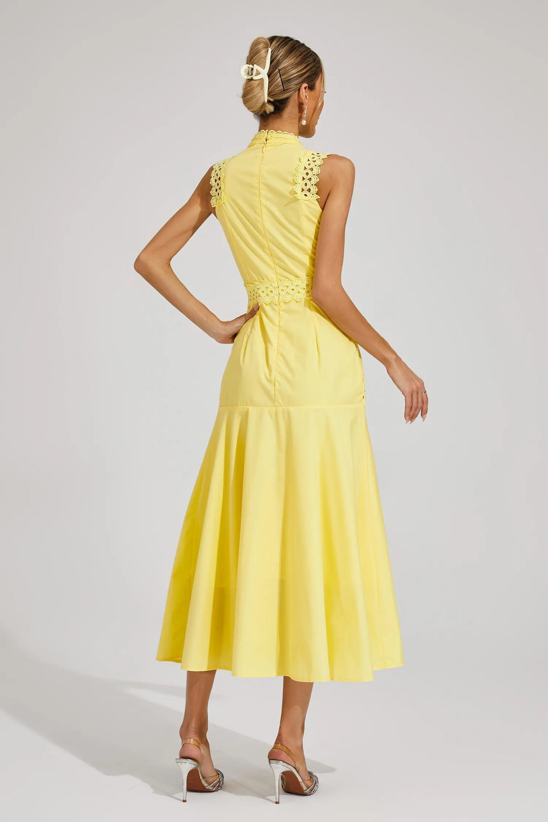 Nivara | Vestido sin mangas con encaje elegante