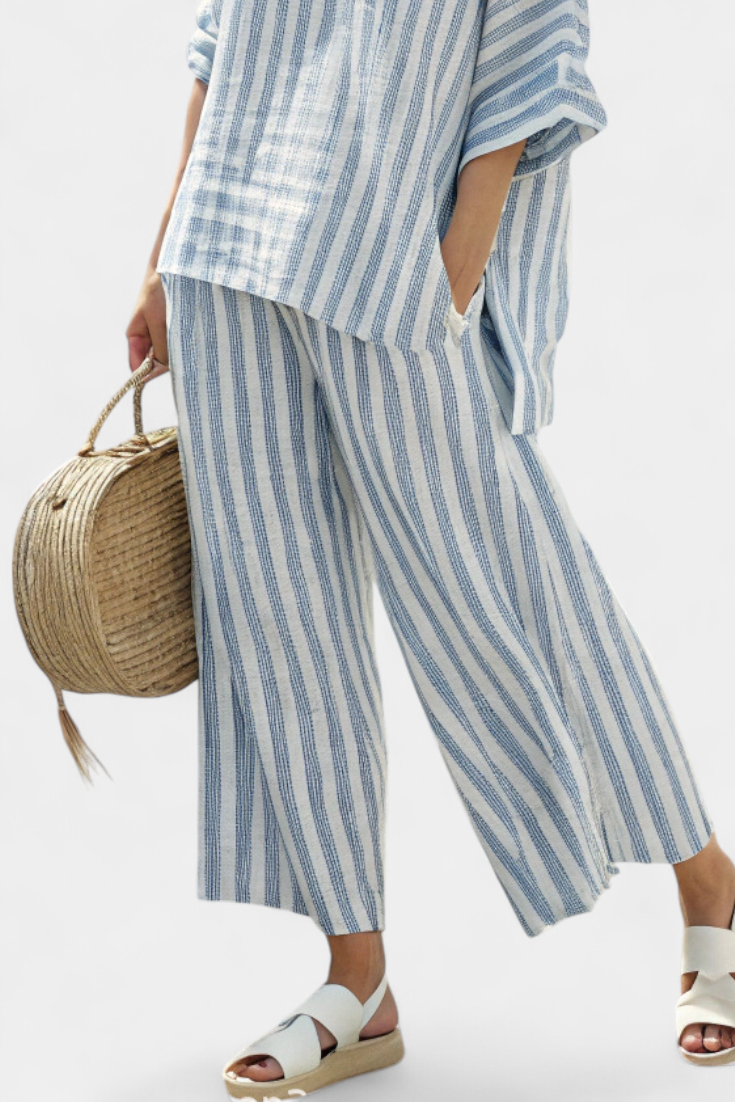 Leigh | Sofisticado top de lino a rayas azules y pantalones holgados