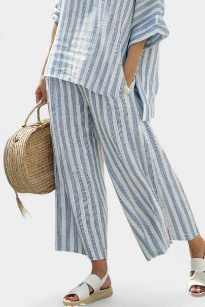 Leigh | Sofisticado top de lino a rayas azules y pantalones holgados