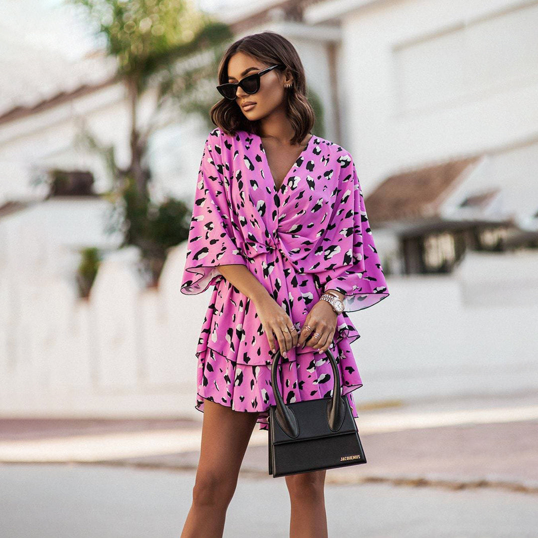 Lola | Chic mini dress with V-neck and floral print