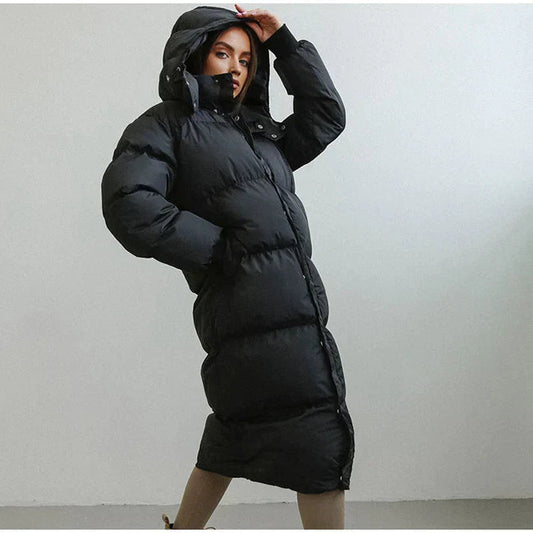 Abrigo largo tipo puffer con capucha para mujer