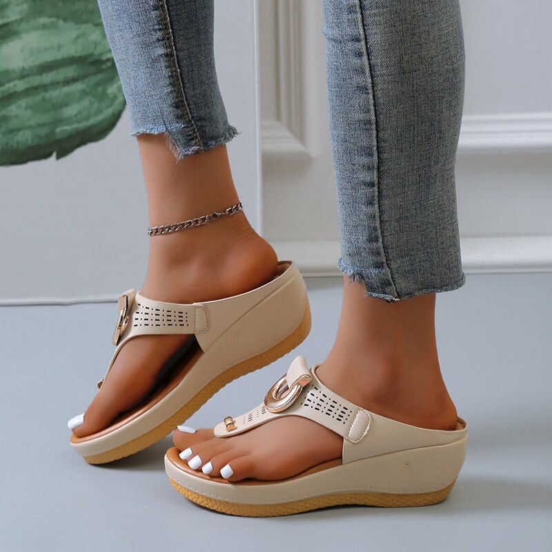 Adelina | Sandalias ortopédicas con cuña y tira ajustable