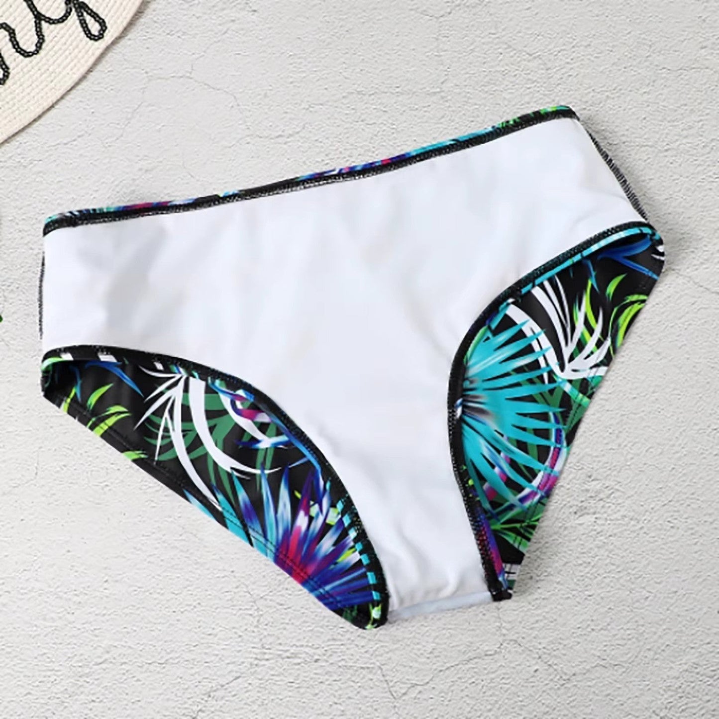 Ana | Bikini de cintura alta con tirantes y estampado tropical