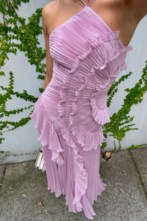 Emilia | Vestido halter elegante con volantes y plisado