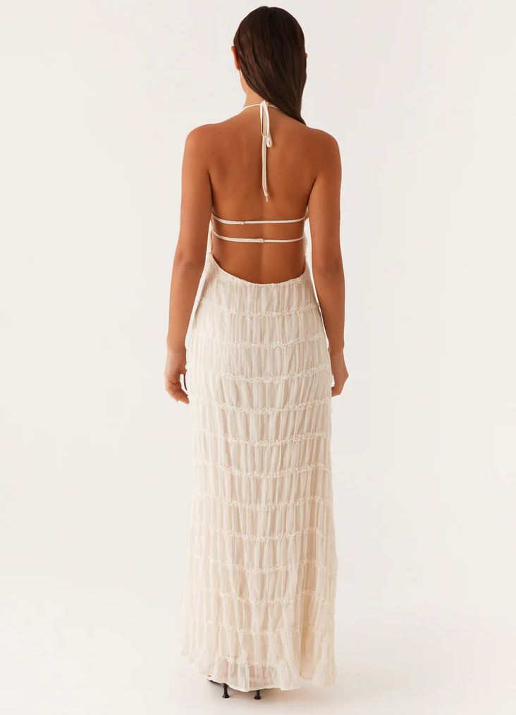 Leticia | Vestido maxi elegante con cuello halter texturizado