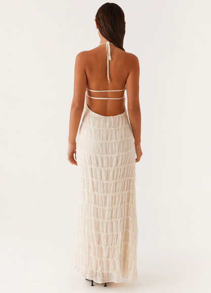 Leticia | Vestido maxi elegante con cuello halter texturizado