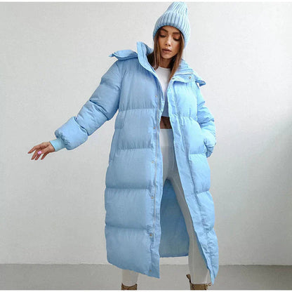 Abrigo largo tipo puffer con capucha para mujer