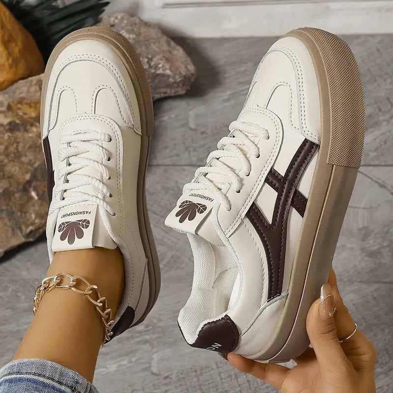 Claudia | Zapatillas ortopédicas con cordones y suela gruesa