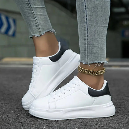 Dorelia | Women's urban-style sneakers with clean design and laces