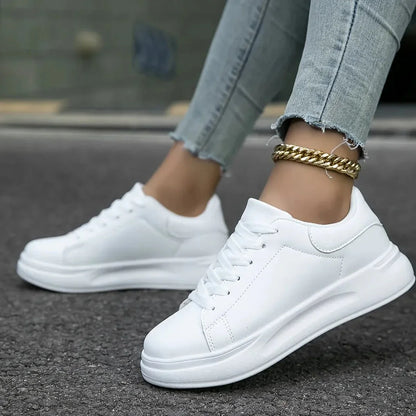 Dorelia | Women's urban-style sneakers with clean design and laces
