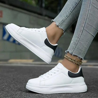 Dorelia | Women's urban-style sneakers with clean design and laces