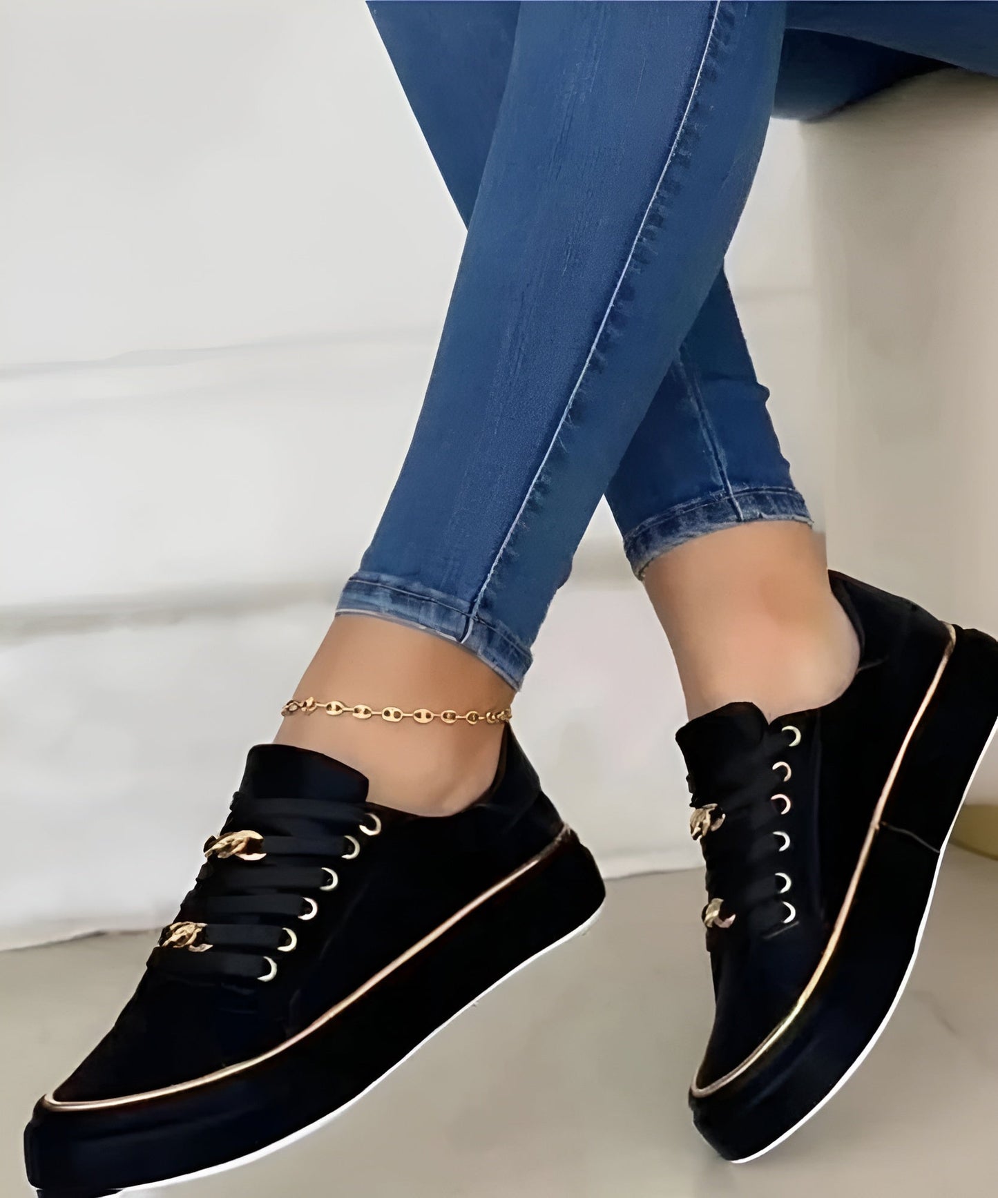 Alexia | Women's orthopedic sneakers with laces and gold details