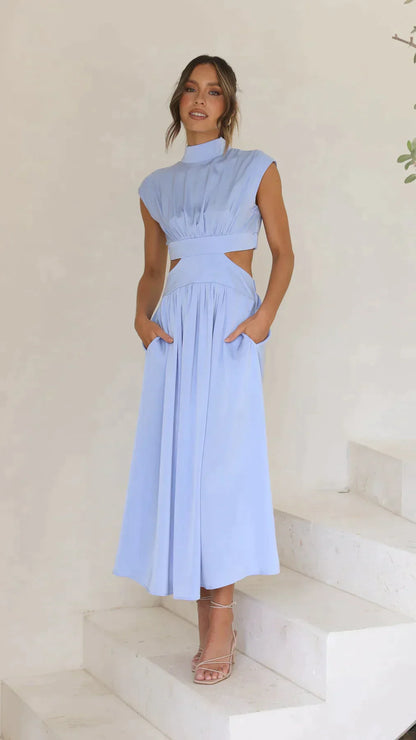 Lucía | Vestido midi con corte cut out y diseño sin mangas cuello alto