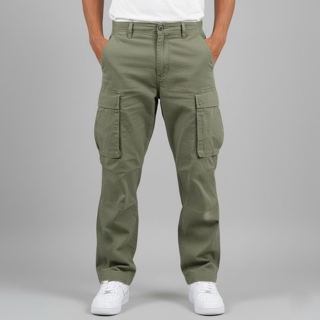 Pantalones cargo de corte relajado con bolsillos laterales