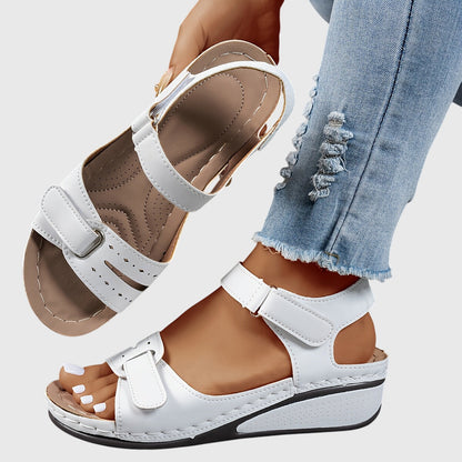Almudena | Sandalias ortopédicas con doble tira y cuña baja