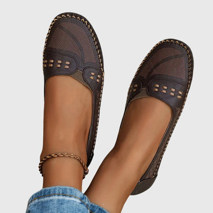 Paloma | Mocasines perforados para mujer sin cordones con diseño casual