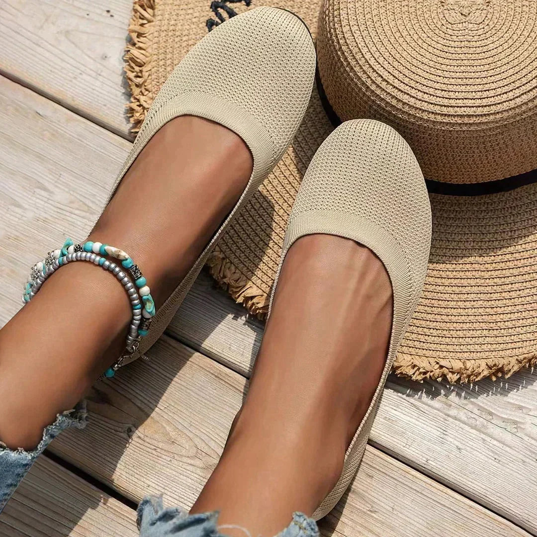 Lara | Zapatos ortopédicos planos sin cordones con diseño cerrado