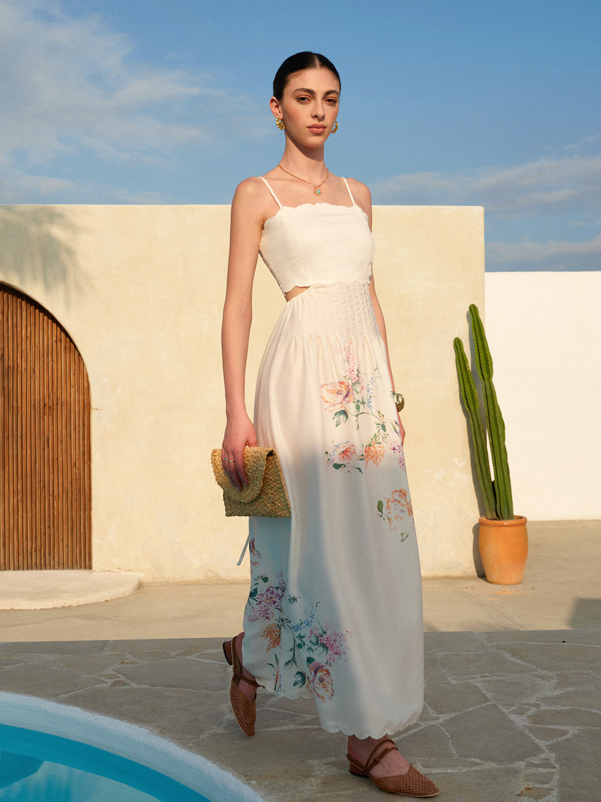 Rebeca | Women's floral maxi dress with slits and wavy hem